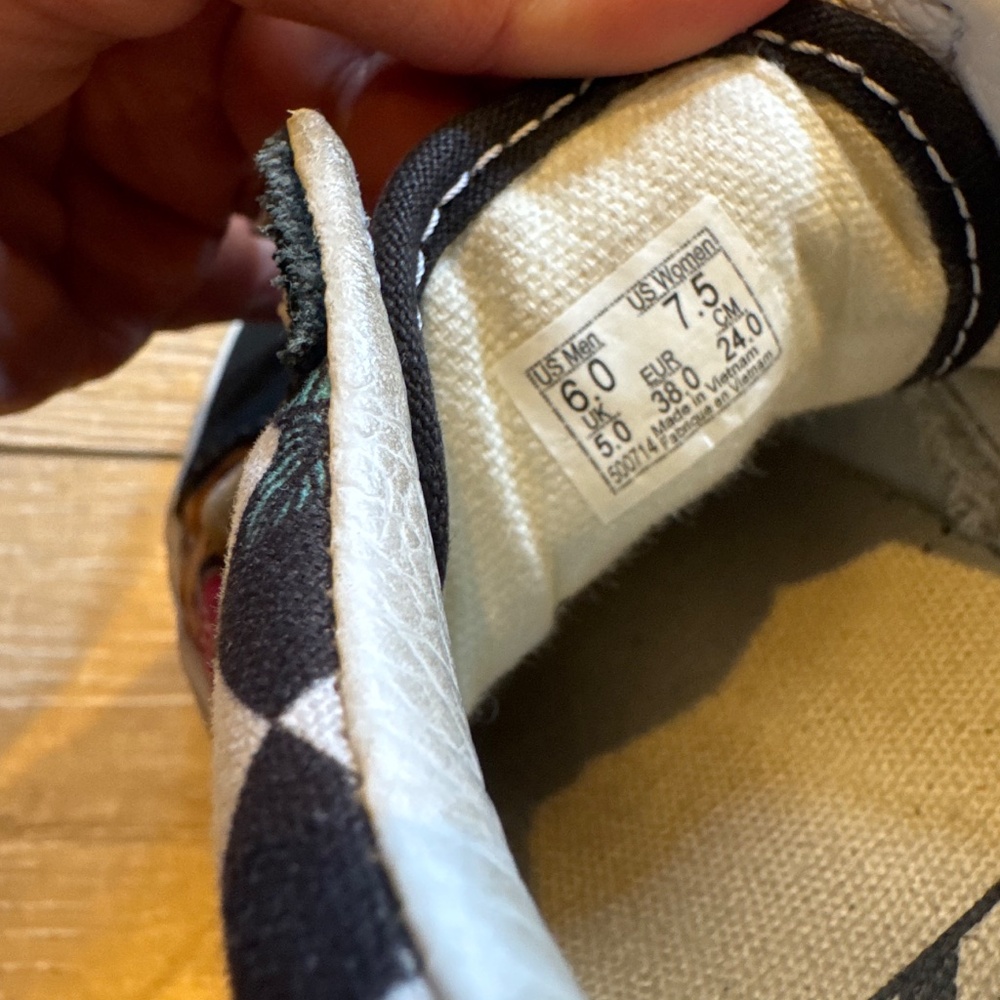 Vans size 6 men’s ( 7.5 women’s) - Picture 3 of 4